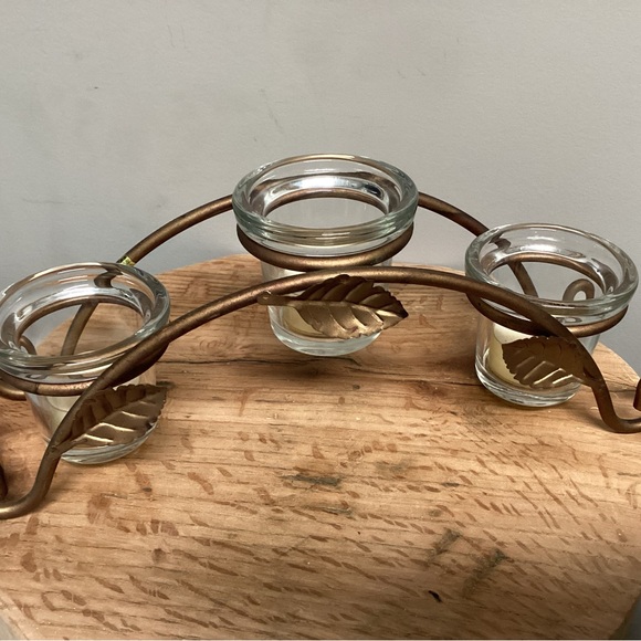 Solid Metal Crafted 3 Arch Votive Candle Holder - Floral Themed - Excellent - Picture 8 of 12